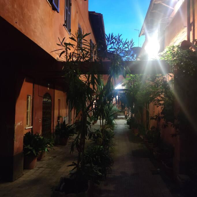Julia Nel Cuore Di Trastevere Roma Exterior foto